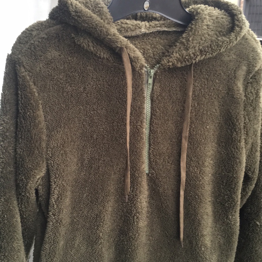 Fur Hoodie with half zipper